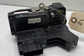 Serrure avant droit FORD FIESTA 5