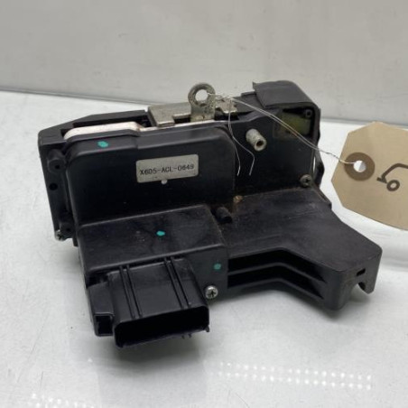 Serrure avant droit FORD FIESTA 5