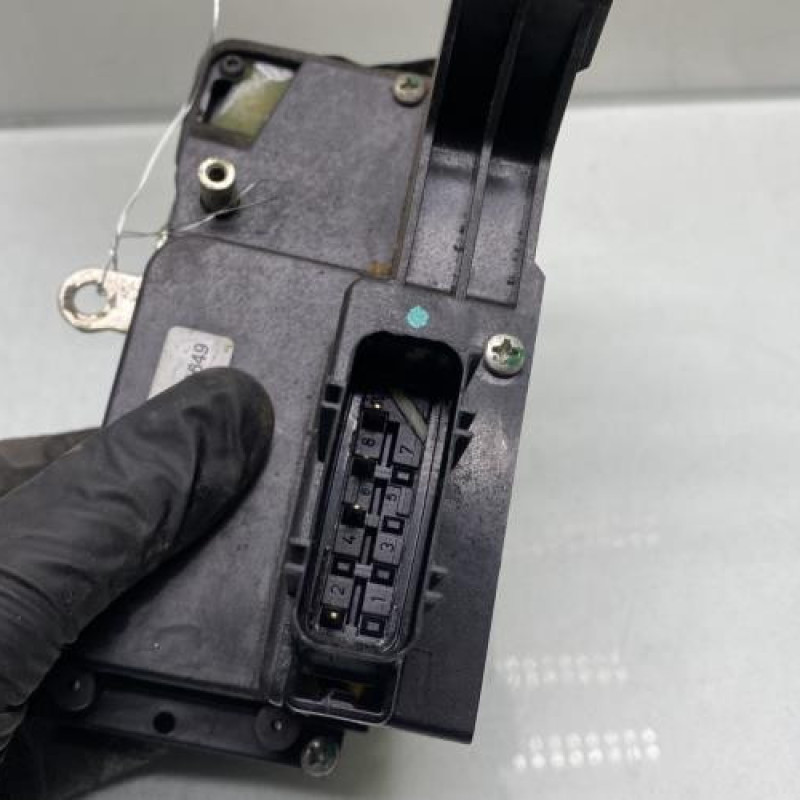 Serrure avant droit FORD FIESTA 5 Photo n°3