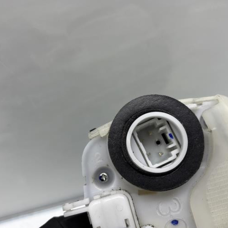Serrure arriere droit TOYOTA YARIS 3 Photo n°3