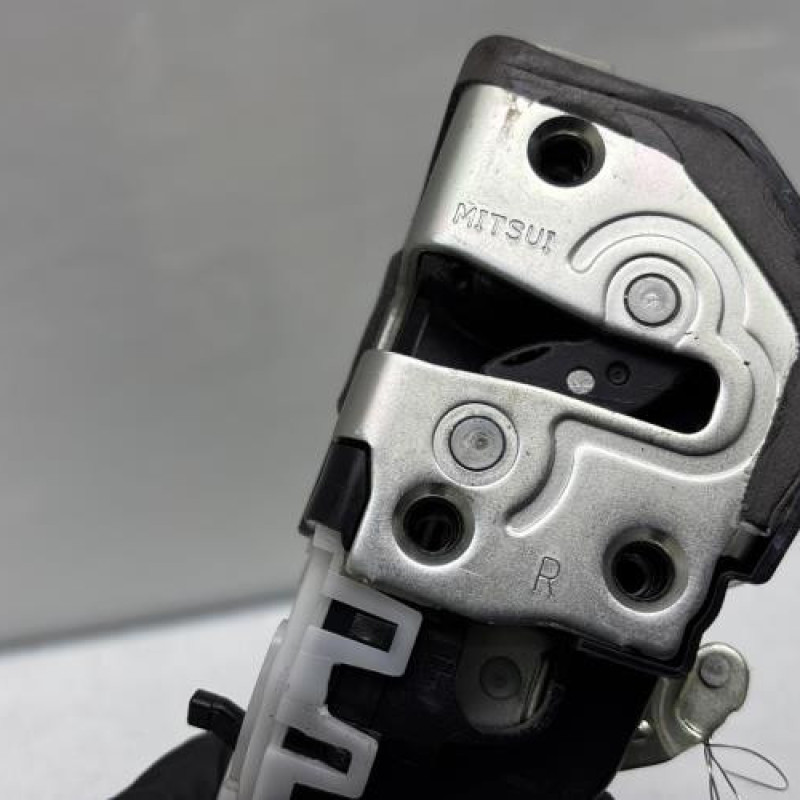 Serrure arriere droit TOYOTA YARIS 3 Photo n°5