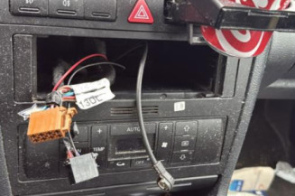 Serrure avant droit AUDI A4 1