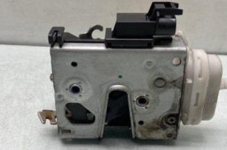 Serrure avant gauche AUDI A4 1 Photo n°1