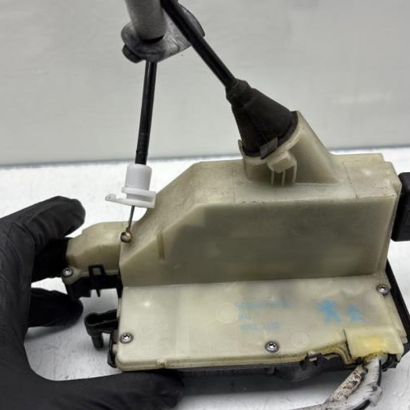 Serrure avant droit PEUGEOT 208 1 Photo n°4