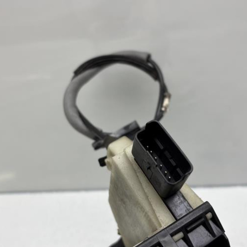 Serrure avant droit PEUGEOT 208 1 Photo n°6