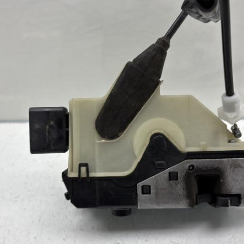 Serrure avant droit PEUGEOT 208 1 Photo n°7