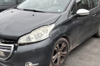 Serrure avant droit PEUGEOT 208 1