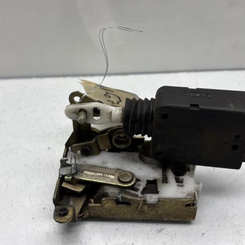 Serrure avant droit CITROEN SAXO Photo n°1