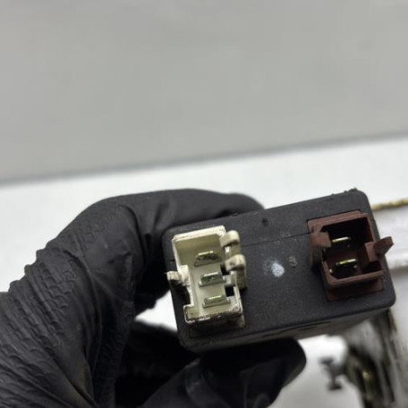 Serrure avant droit CITROEN SAXO