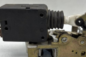 Serrure avant droit CITROEN SAXO