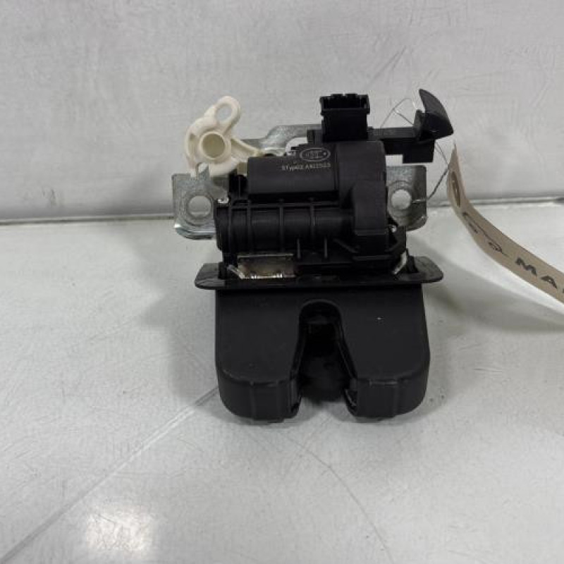 Serrure de coffre VOLKSWAGEN TOURAN 3 Photo n°1