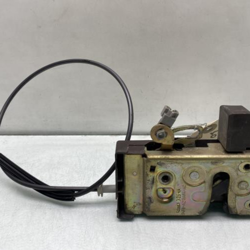 Serrure avant droit FORD FIESTA 3 Photo n°1