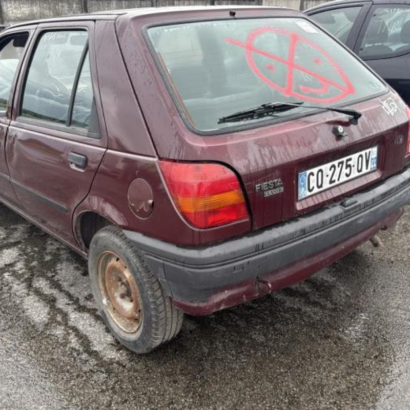 Serrure avant droit FORD FIESTA 3 Photo n°8