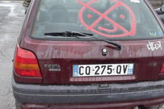 Serrure avant droit FORD FIESTA 3