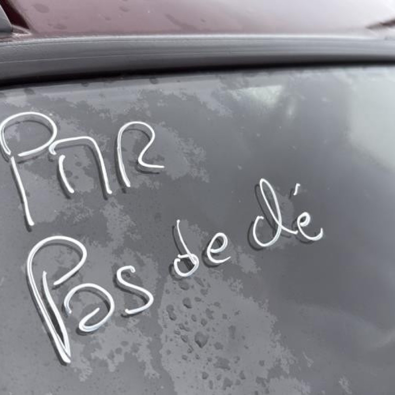 Serrure avant droit FORD FIESTA 3 Photo n°13