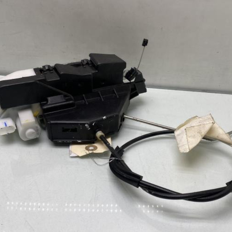 Serrure avant droit VOLKSWAGEN FOX Photo n°2