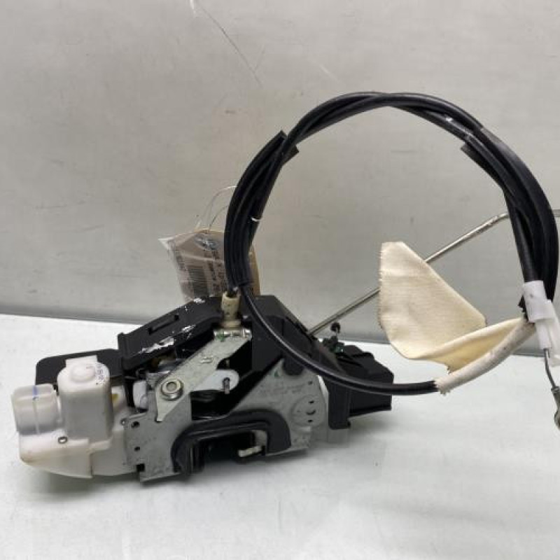 Serrure avant droit VOLKSWAGEN FOX Photo n°3