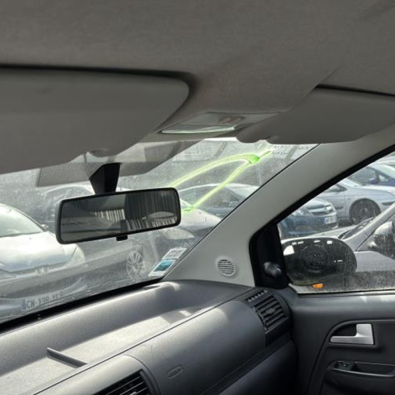 Serrure avant droit VOLKSWAGEN FOX Photo n°19