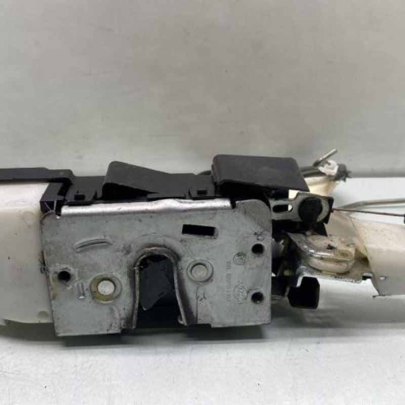 Serrure avant gauche VOLKSWAGEN FOX Photo n°1