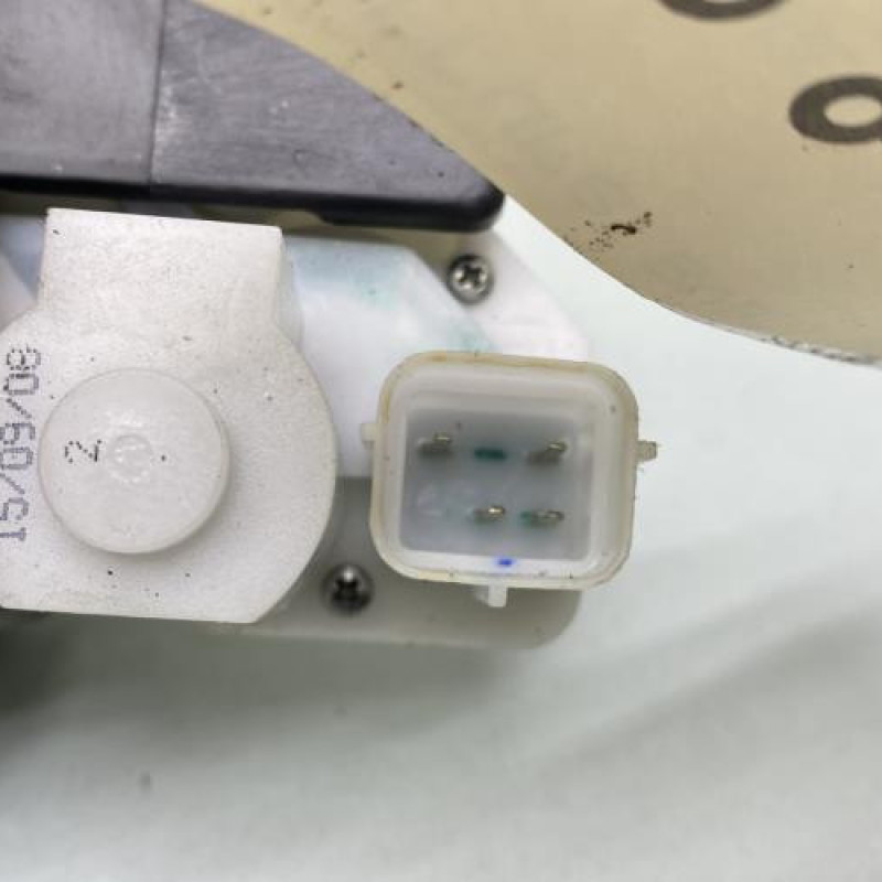 Serrure avant gauche VOLKSWAGEN FOX Photo n°3