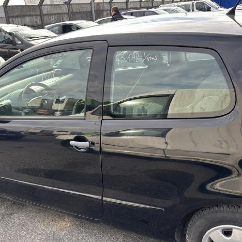 Serrure avant gauche VOLKSWAGEN FOX Photo n°10