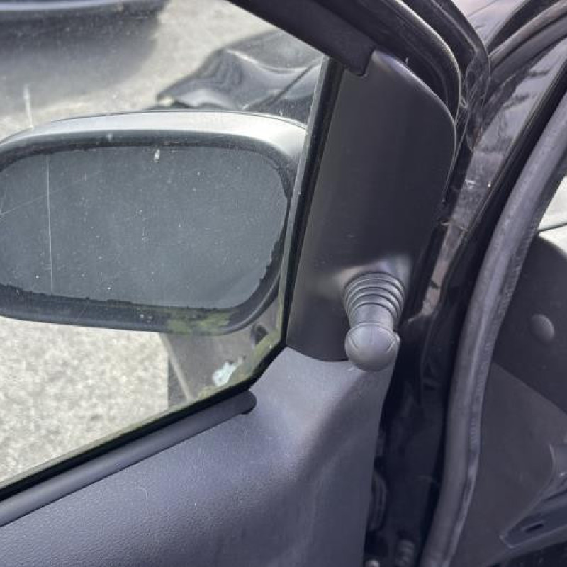 Serrure avant gauche VOLKSWAGEN FOX Photo n°15