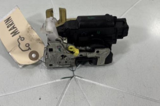 Serrure avant gauche DACIA DUSTER 1 Photo n°1