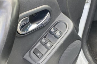 Serrure avant gauche DACIA DUSTER 1