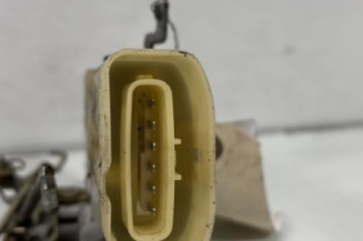 Serrure avant droit TOYOTA YARIS 1