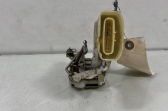 Serrure avant droit TOYOTA YARIS 1