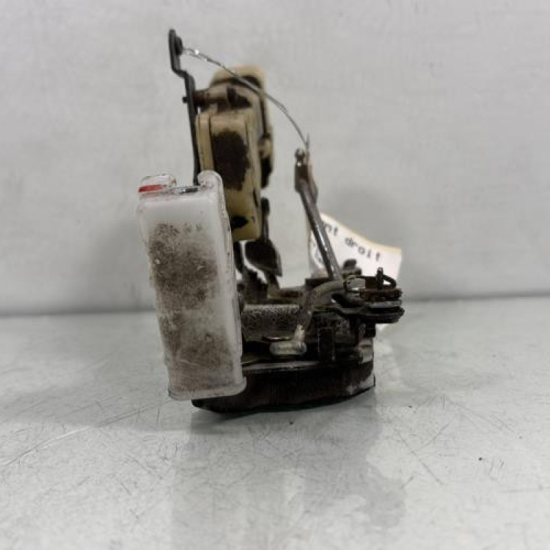 Serrure avant droit TOYOTA YARIS 1 Photo n°5