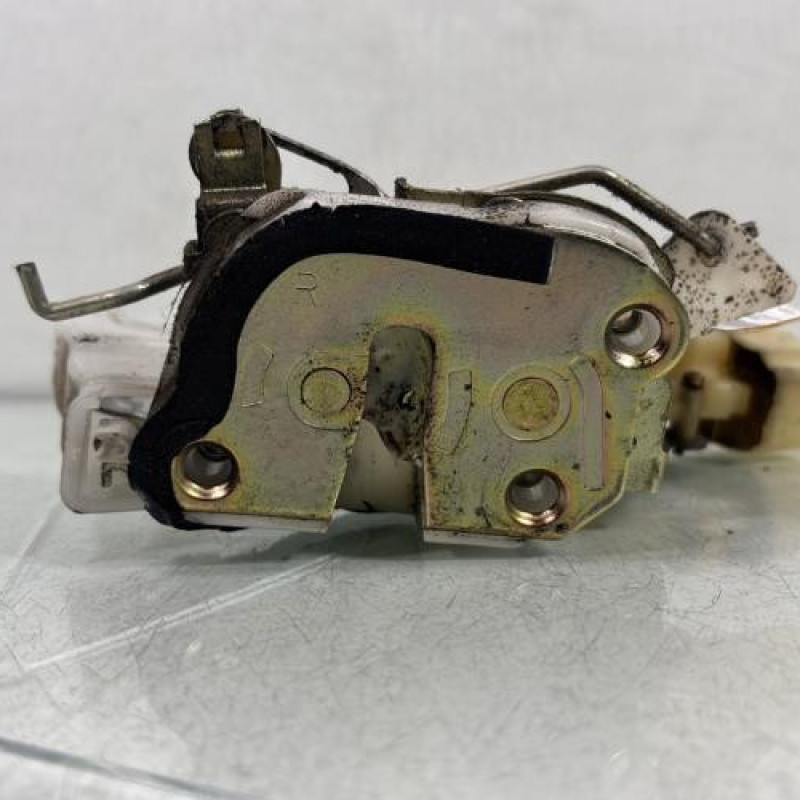 Serrure avant droit TOYOTA YARIS 1 Photo n°6