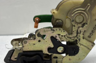 Serrure arriere gauche KIA SORENTO 1