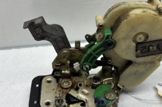 Serrure avant droit KIA SORENTO 1