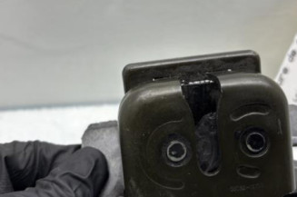 Serrure de coffre KIA SORENTO 1