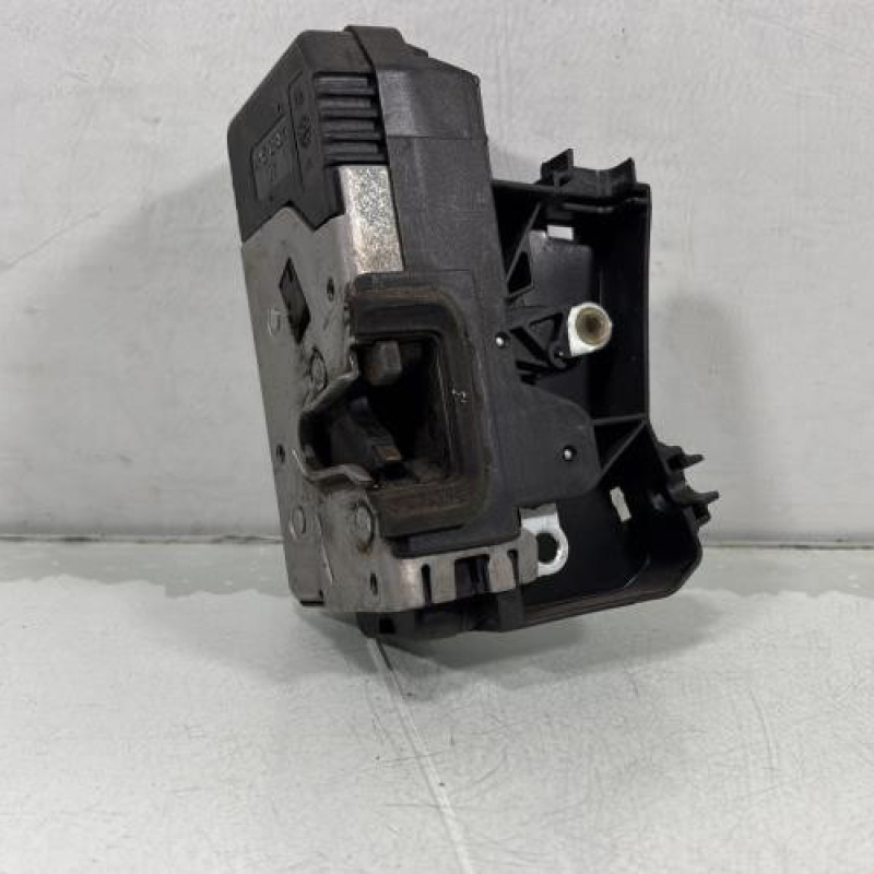 Serrure avant gauche OPEL CORSA C Photo n°1