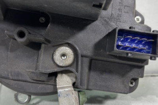 Serrure avant gauche OPEL CORSA C