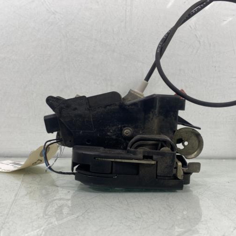 Serrure avant gauche MERCEDES VITO 639 Photo n°1