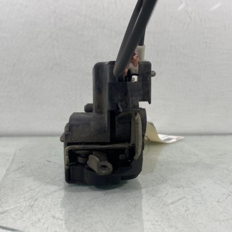 Serrure avant gauche MERCEDES VITO 639 Photo n°4