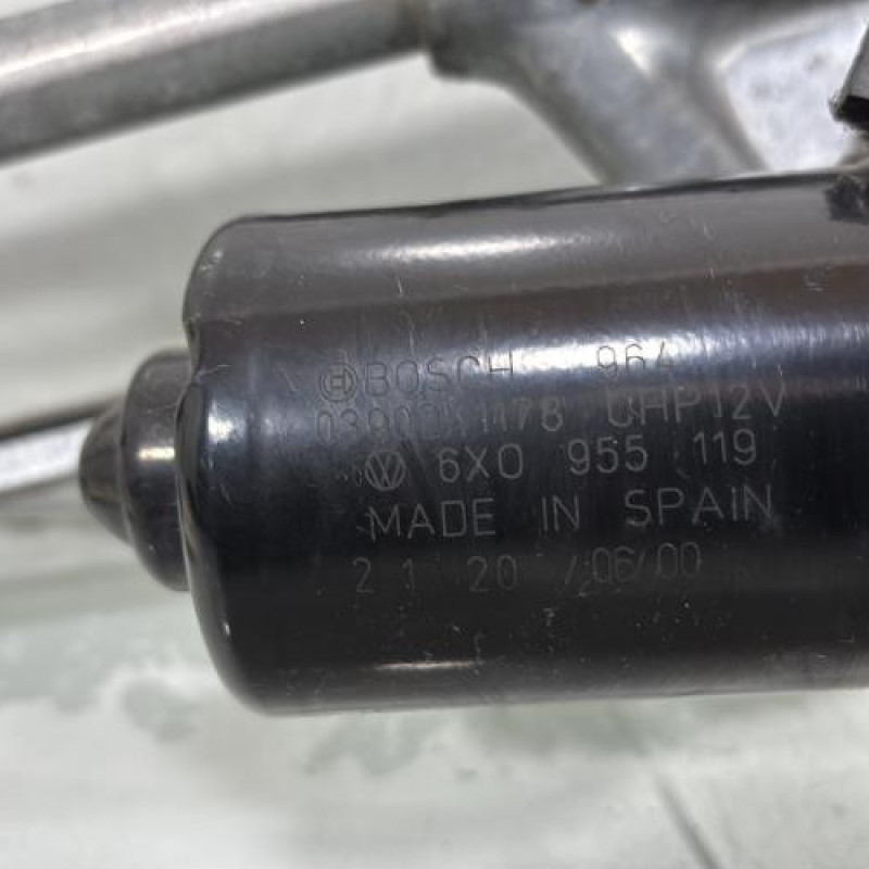 Moteur essuie glace avant VOLKSWAGEN POLO 3 Photo n°3