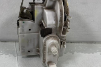 Serrure avant droit VOLKSWAGEN POLO 3