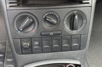 Serrure avant gauche VOLKSWAGEN POLO 3