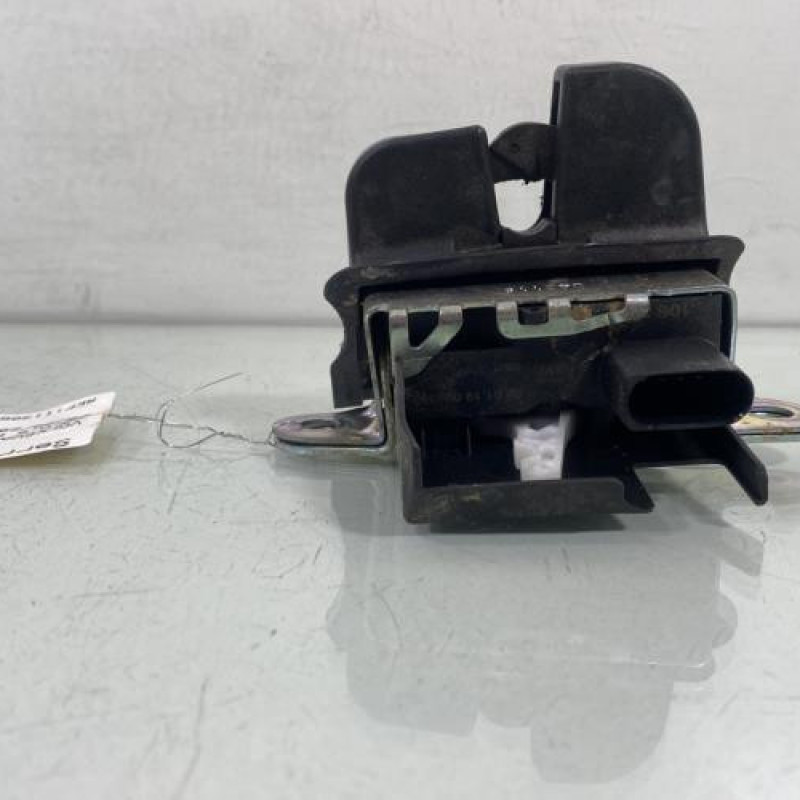 Serrure de coffre VOLKSWAGEN POLO 6 Photo n°3