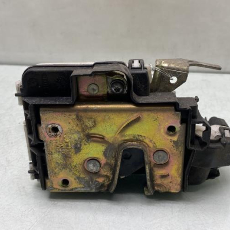 Serrure avant gauche VOLKSWAGEN POLO 3 Photo n°1