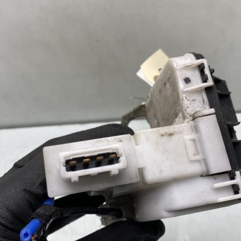 Serrure avant gauche VOLKSWAGEN POLO 3 Photo n°4