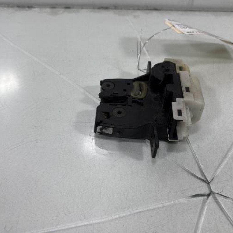 Serrure de coffre RENAULT CLIO 3 Photo n°2