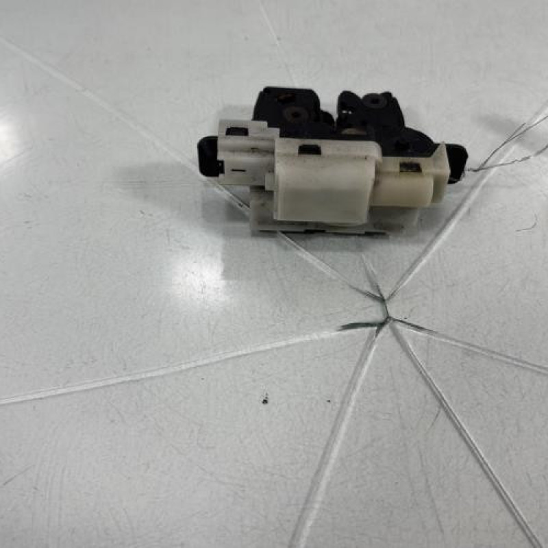 Serrure de coffre RENAULT CLIO 3 Photo n°3