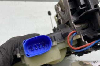 Serrure avant gauche VOLKSWAGEN POLO 4