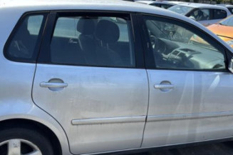 Serrure avant gauche VOLKSWAGEN POLO 4