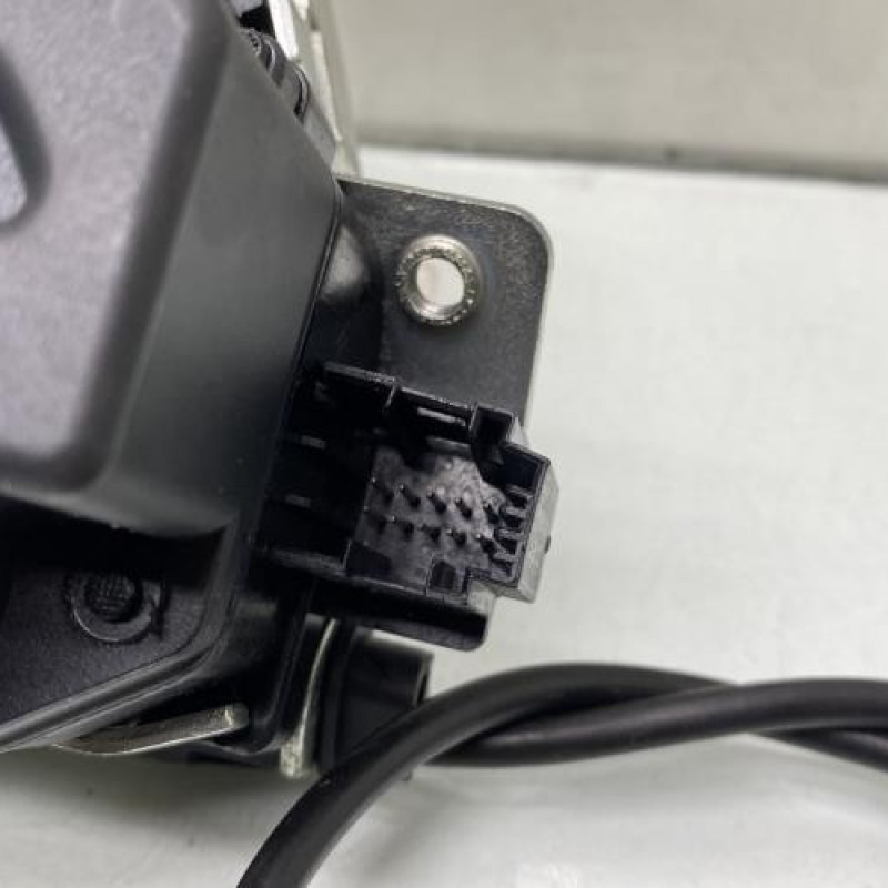 Serrure de coffre MERCEDES CLASSE R 251 Photo n°3